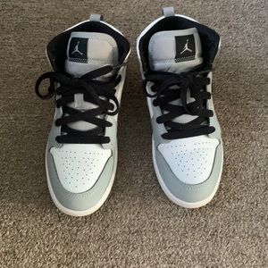 Size 2 Boys Nike Air Jordan